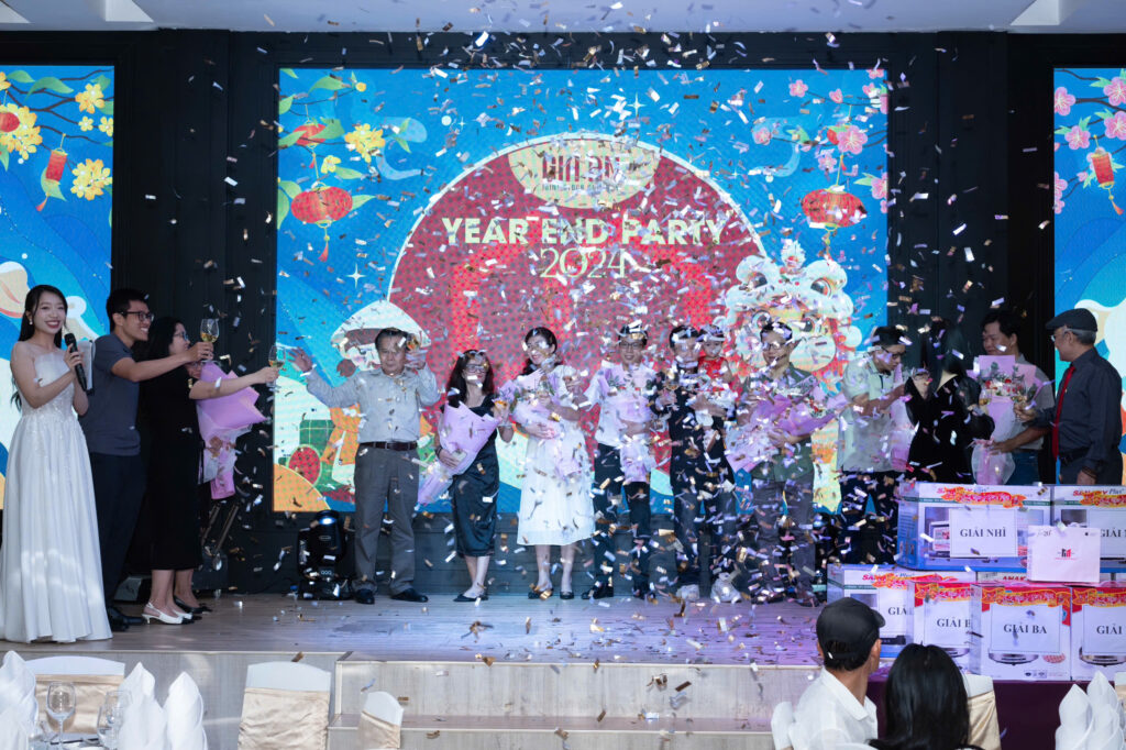 Tất Niên 2024